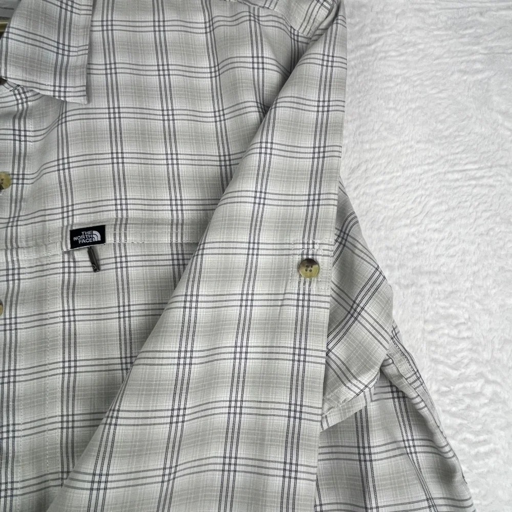 The North Face Shirt Mens Large (L/G) Plaid‎ Roll Tab Sleeve Hiking Button Down